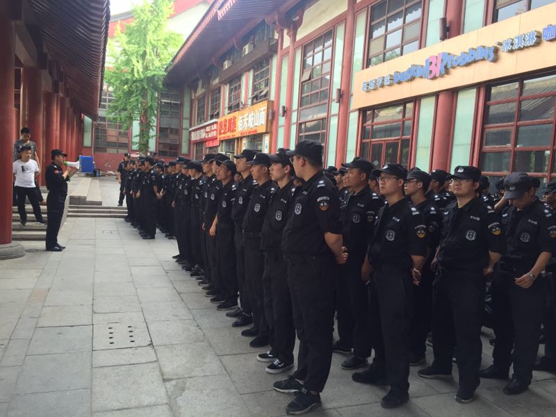 楊軍訓(xùn)話.jpg